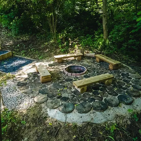 Lesence Vendeghaz شقة *