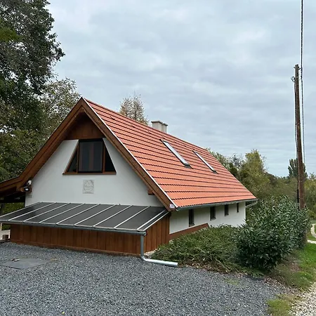 Lägenhet Lesence Vendeghaz *