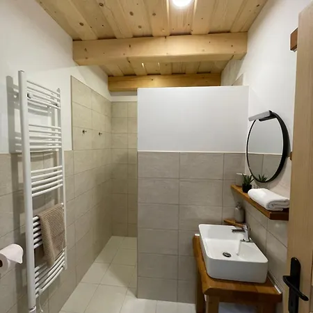 Appartement Lesence Vendeghaz
